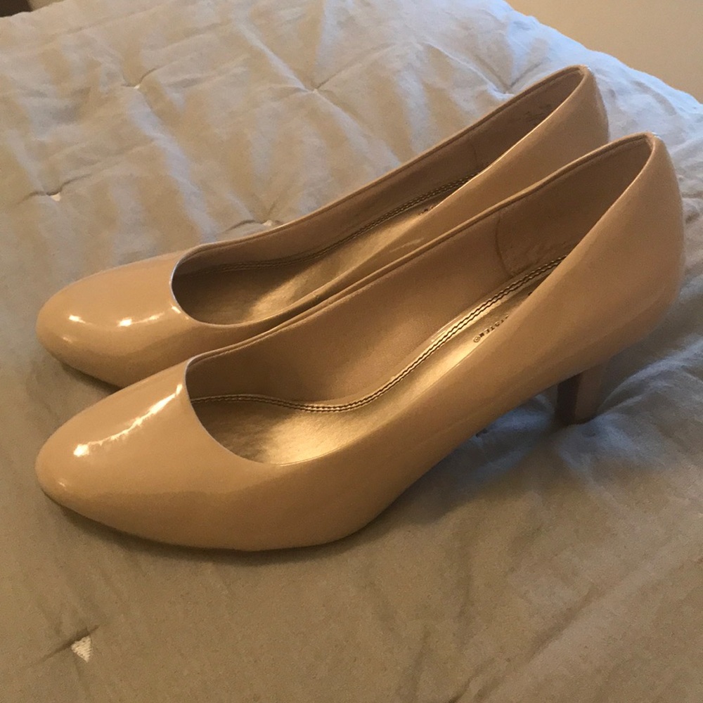 NEW Nude/Taupe Heel Pump Women’s 10